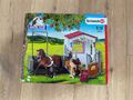 Schleich 42404 Horse Club, Pferde-Waschplatz Mit Stall