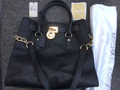 Michael Kors Hamilton Large Handtasche, schwarz