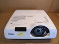 Epson EB-520 Short Distance Projector Beamer XGA 3LCD 2700 Lumens - 119 H / OK