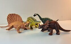 Vier Vintage Dinosaurier Figuren 80er / 90er Jahre