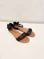 Riemchensandalen mit Verschluss Keilabsatz flach Blume Steinchen Gr. 38