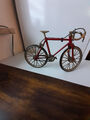 2 Miniatur Fahrrad-Modelle, Fahrrad, 1:10, Metall, Rennrad und Tourenrad