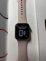 Apple Watch Series 6 40mm Goldton Aluminiumgehäuse mit Sandrosa Sportarmband...