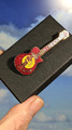 Hard Rock Café Gitarre Emaille Legierung 30 mm Anstecknadel Brosche, in Geschenkbox