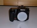 Pentax K K100D Super 6.1MP Digitalkamera - Schwarz (Kit mit AL 18-55mm Objektiv)