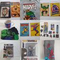 Marvel Mystery Box. Konvolut 6+ tolle Artikel, Funko Pop, Tasse, Schlüsselanhänger, Figuren