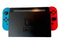 Nintendo Switch Konsole mit Rot/blauen Joycons