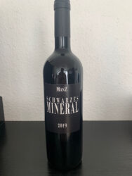 5 Flaschen ManZ Schwarzes Mineral 2019 Rotwein