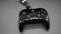 Original Nintendo Wii Classic Controller Pro Gamepad RVL-005 (Schwarz)