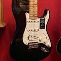 FENDER Player Stratocaster HSS MN BK ❘ E-Gitarre ❘ GEBRAUCHT + Checkerboard Case