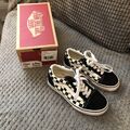 VANS OLD SKOOL KINDER SCHWARZ WEISS CHECKERBOARD TRAININGS UK 12 VERPACKT TOLLER ZUSTAND