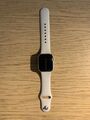 Apple Watch Series 9 41mm Aluminiumgehäuse mit Sportarmband - Polarstern, S/M...