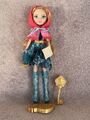 Ever After High Ashlynn Ella Puppe durch den Wald selten komplett