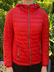 Kurze und leichte Camel active Steppjacke  Größe 36 rot