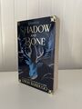 Shadow and Bone 1 von Leigh Bardugo (2018, Taschenbuch)