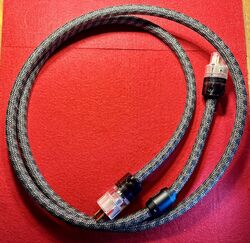 OYAIDE Tunami V2 Powerkabel Wattgate 320/360 cryo+Viablue 45018Ferrit/ L=240cm