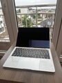 Apple MacBook Pro 13 Zoll (128GB SSD, Intel Core i5 8. Gen, 8GB) Laptop