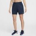 Nike Attack Dri-FIT Fitness-Shorts ohne Futter mit mittelhohem Bund für Damen (ca. 12,5 cm) - Blau