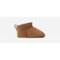 UGG® Classic Ultra Mini Bootie für Kinder in Brown, Größe 16, Veloursleder