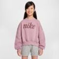 Nike Sportswear Club Fleece-Sweatshirt mit Rundhalsausschnitt für Mädchen mit kastiger Passform - Lila