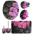 Badaccessoire-Set SANILO "Madeira", lila (lila, schwarz), Holz, Polyester, Polyresin (Kunststein), Badaccessoires-Sets, bestehend aus WC-Sitz, Badteppich, Stöpsel, Seifenspender, WC-Bürste