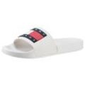 Pantolette TOMMY JEANS "TOMMY JEANS FLAG POOL SLD ESS", Damen, Gr. 39, beige (ecru), Synthetik, sportlich, Schuhe Badelatschen Pantolette, Sommerschuh, Schlappen mit farbiger Logoflagge