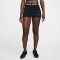 Nike Pro Leak Protection: Periodensichere Bike-Shorts (ca. 7,5 cm) mit mittelhohem Bund (Damen) - Schwarz