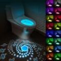 LED-Toilettenleuchte, 16 Farben, WC-Licht im Inneren der Toilette mit Bewegungssensor, wasserdicht und wiederaufladbar, Lampe mit Projektion für