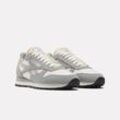 Sneaker REEBOK CLASSIC "CLASSIC LEATHER", Gr. 36,5, weiß (chalk, grau 3, moonstone), Leder, Synthetik, sportlich, Schuhe