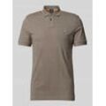 Slim Fit Poloshirt mit Label-Badge Modell 'Passenger'