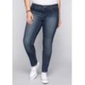 Große Größen: Schmale Stretch-Jeans mit Waschung, dark blue Denim, Gr.92