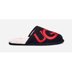 UGG® Scuff Logo Hausschuhe für Herren in Black, Größe 40, Veloursleder