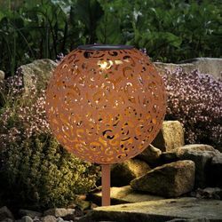 Solarleuchte rost Solarlampe für Außen Kugel Solar Garten Deko Erdspieß, mit orientalischem Lichteffekt, Metall, 1x led warmweiß, DxH 18x52,5 cm