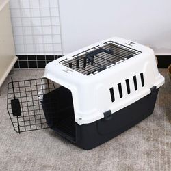 Transportbox für Tiere mit einer harten Struktur und einem kleinen Teppich 40x58x38 Rexxy l