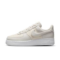 Nike Air Force 1 '07 SE Suede Damenschuh - Grau